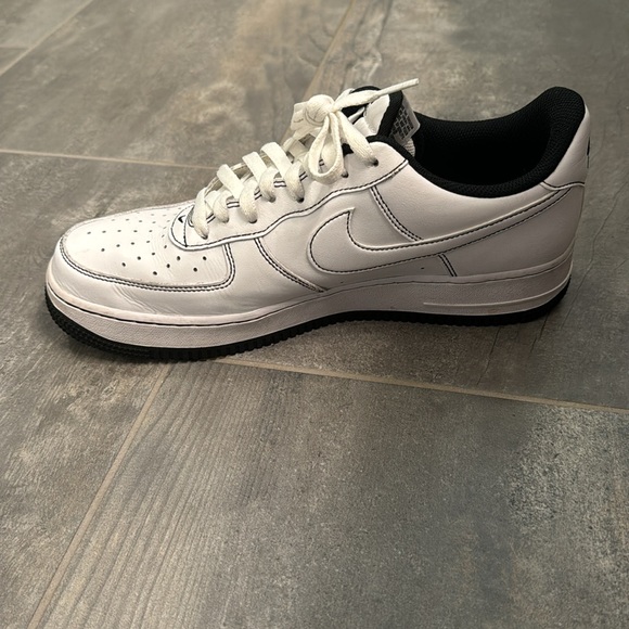 Mens Nike Air Force 1 Low ‘07, Size 10, White & Black - Picture 6 of 8